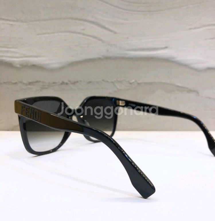 <정품>펜디 선글라스 FE40007F-01B 새거컨디션--3