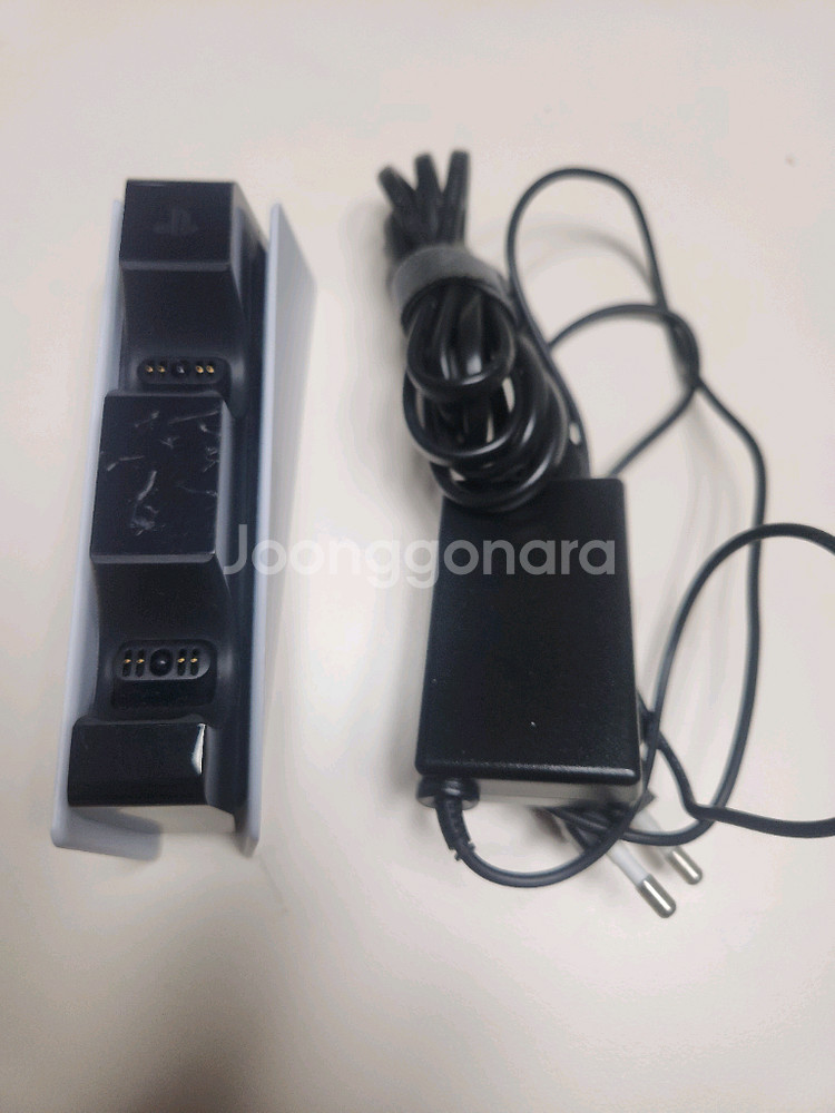 듀얼센스 정품 충전거치대 충전기 팝니다--1
