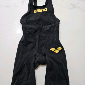 아레나 Powerskin Carbon Air2