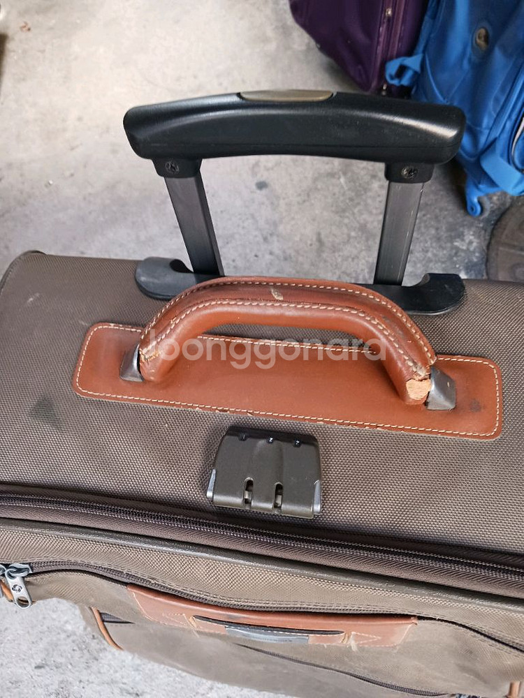 공구보관용 으로 쓸 샘소나이트 24인치 캐리어--3