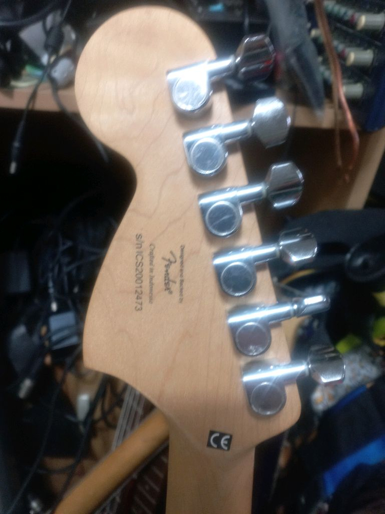 스콰이어 펜더 스텐다드 일렉기타 이미지