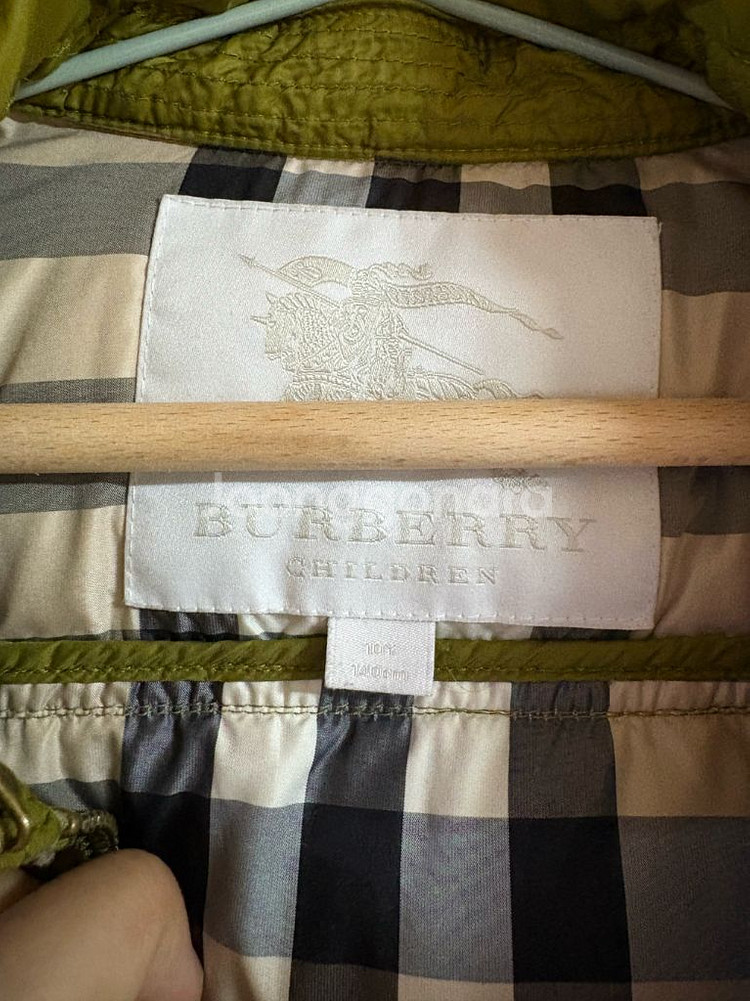 버버리키즈패딩10Y--1