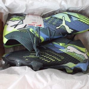 새상품 푸마 퓨쳐7 얼티메이트 FG/AG 270 축구화