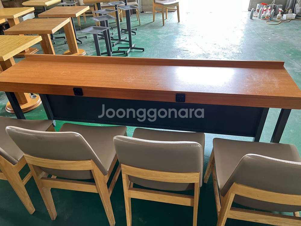 중고 빠테이블 의자 세트팝니다 30만원--5