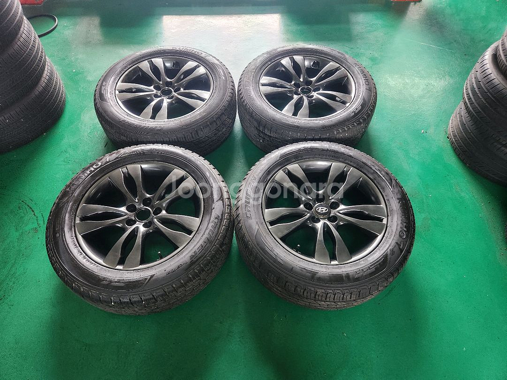 베라크루즈 18인치 고스트크롬 휠타이어 판매--0