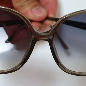 셀린느 선글라스 SC1597 S 모델