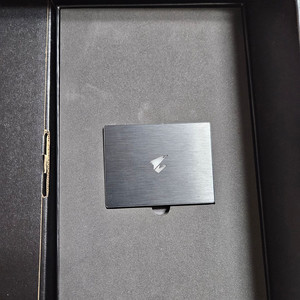 기가바이트 X570 어로스 익스트림 판매합니다.