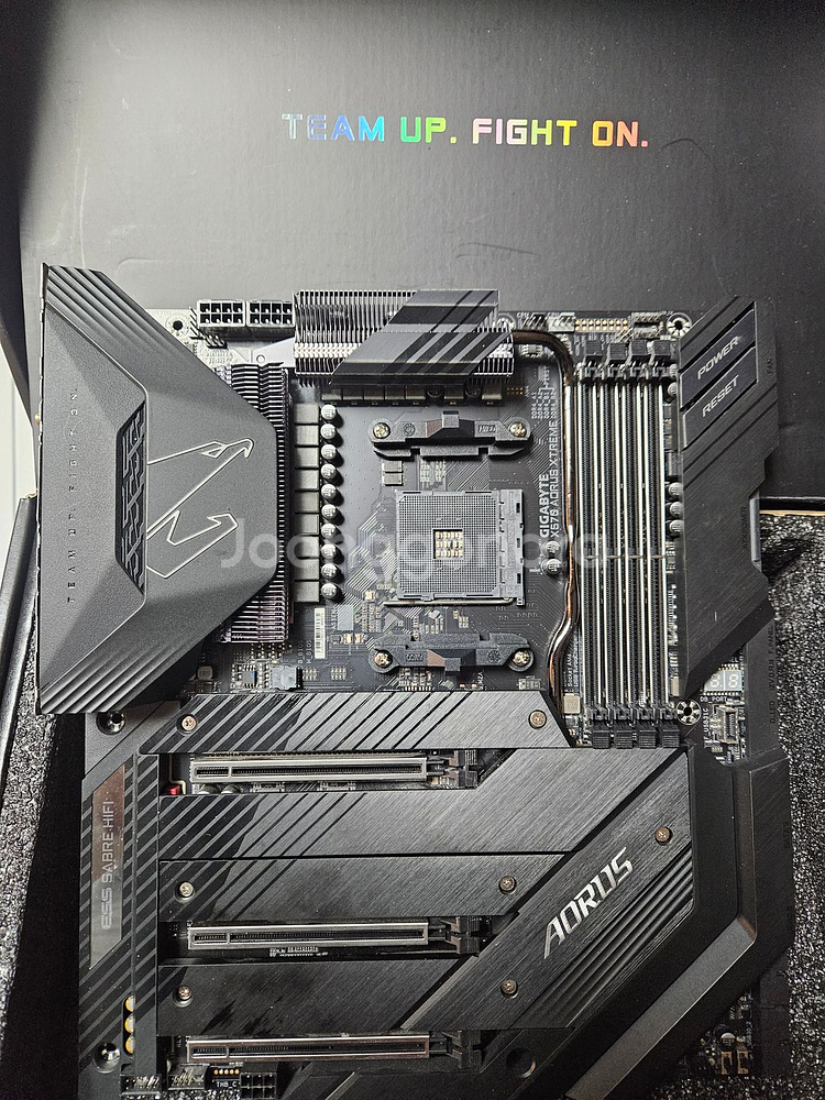 기가바이트 X570 어로스 익스트림 판매합니다.--4