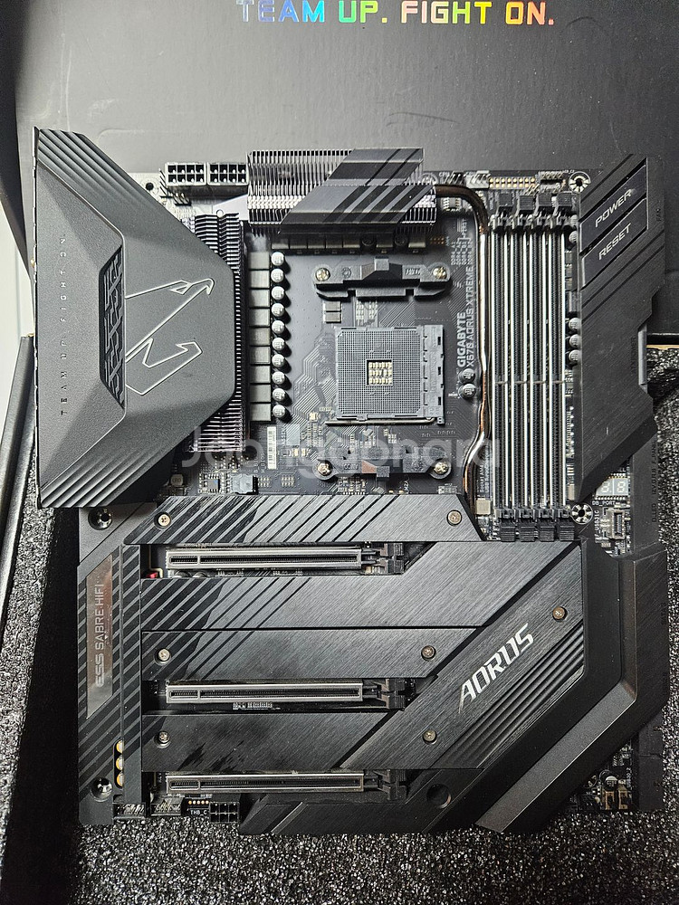 기가바이트 X570 어로스 익스트림 판매합니다.--5
