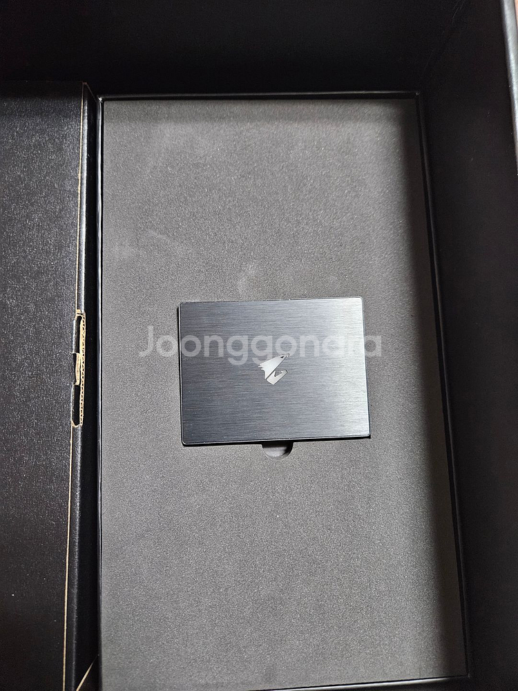 기가바이트 X570 어로스 익스트림 판매합니다.--6