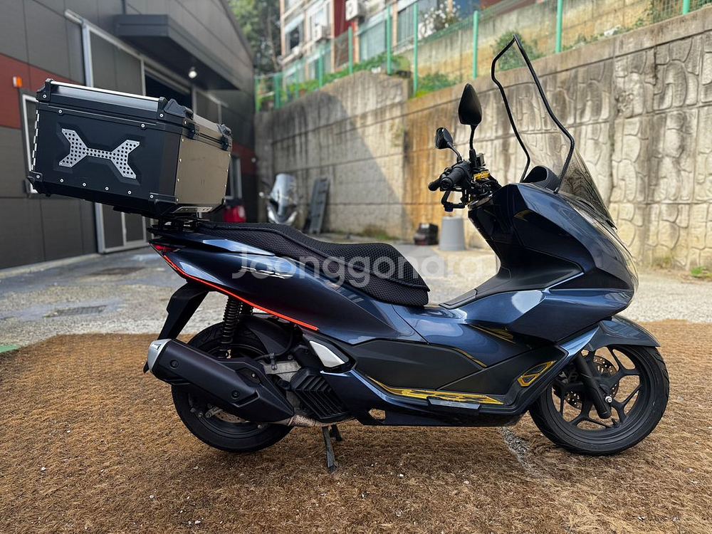혼다 Pcx125 ABS 22년형 3만Km 판매합니다.--3