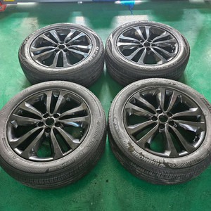 올뉴카니발 19인치 순정 유광블랙 휠타이어 한대분 판매