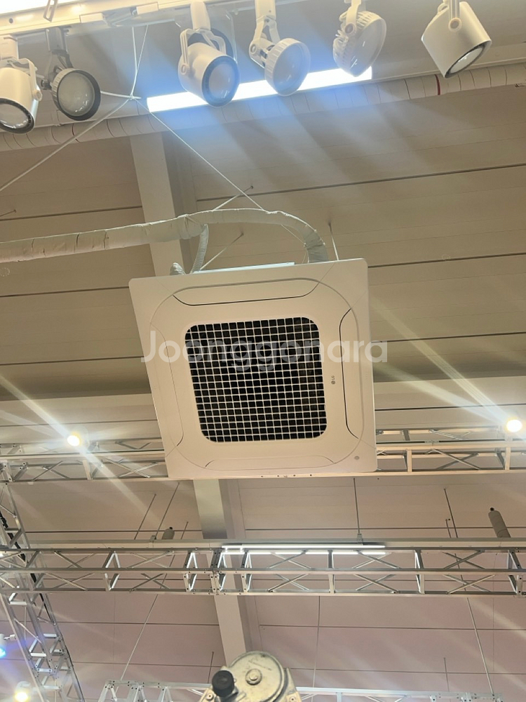 24년 7월 제조 30평형 엘지 천정형 시스템에어컨--0
