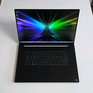 레이저 블레이드18 RTX4070 게이밍 노트북 판매