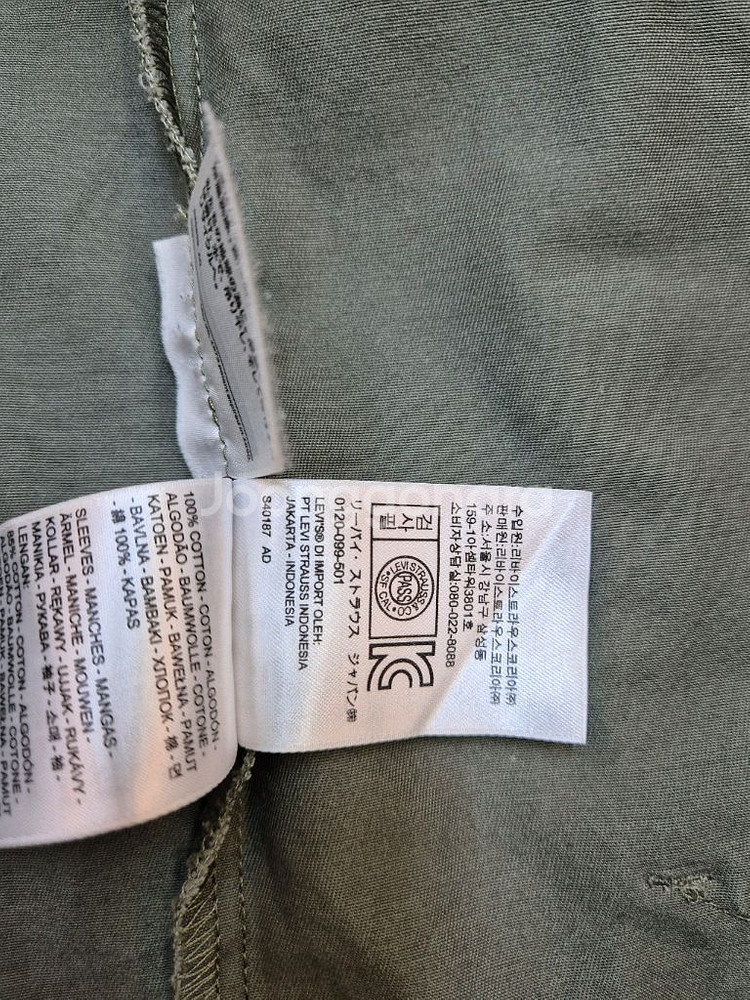 리바이스 후드 야상 카키색 L사이즈 점퍼입니다. 후드와--4