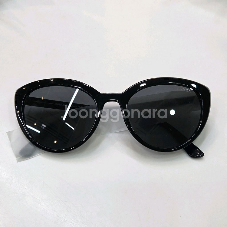 프라다 선글라스(거의 새것)--2