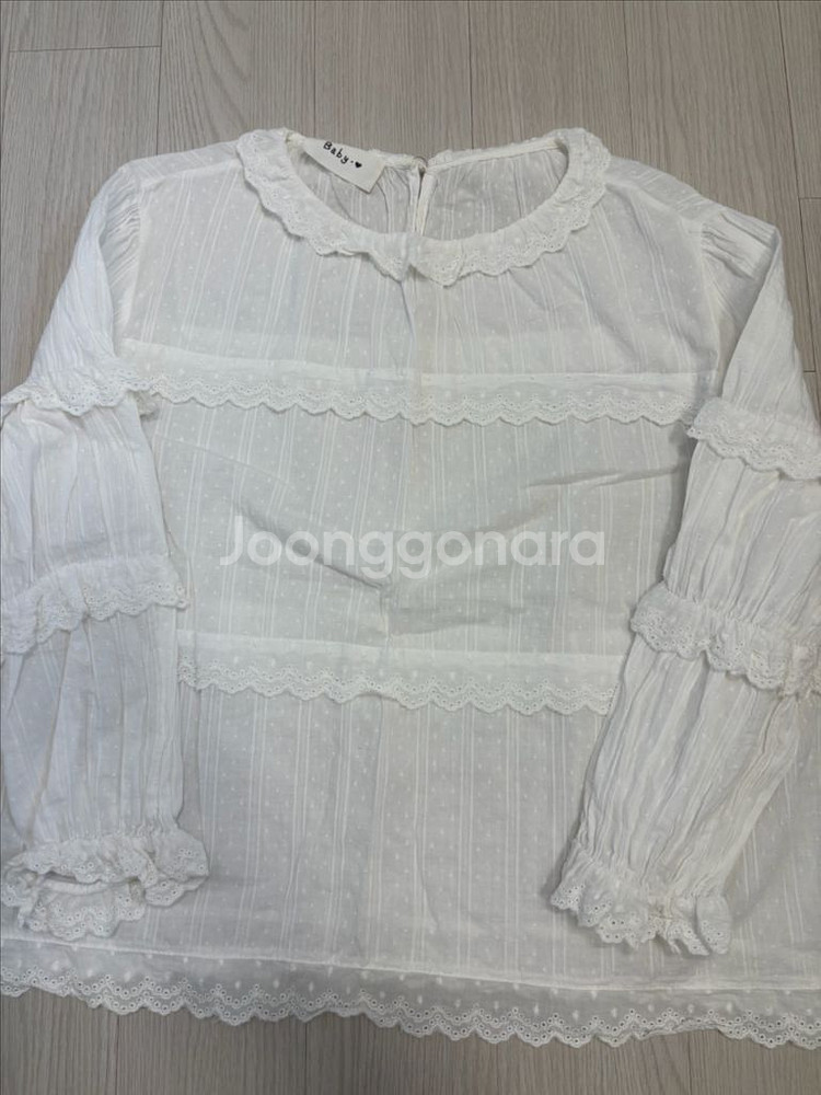 새상품 간절기 자수블라우스--0