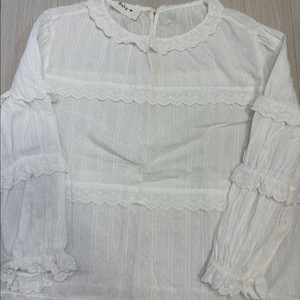 새상품 간절기 자수블라우스