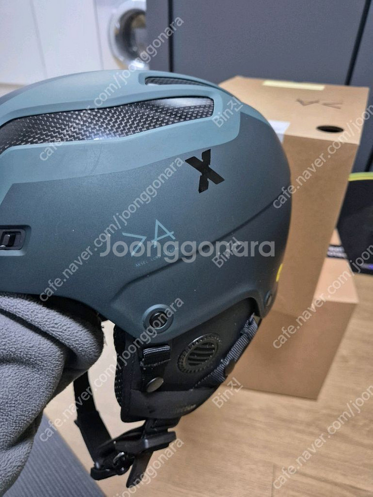 스윗프로텍션 헬멧 L/XL판매합니다.--2