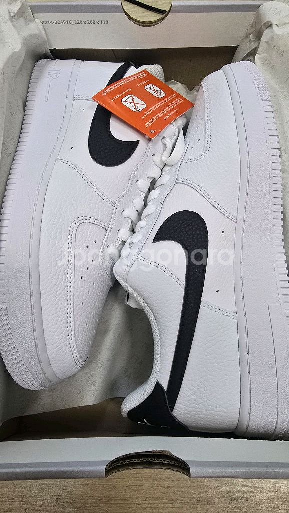 나이키 에어포스1 CT2302 100--0