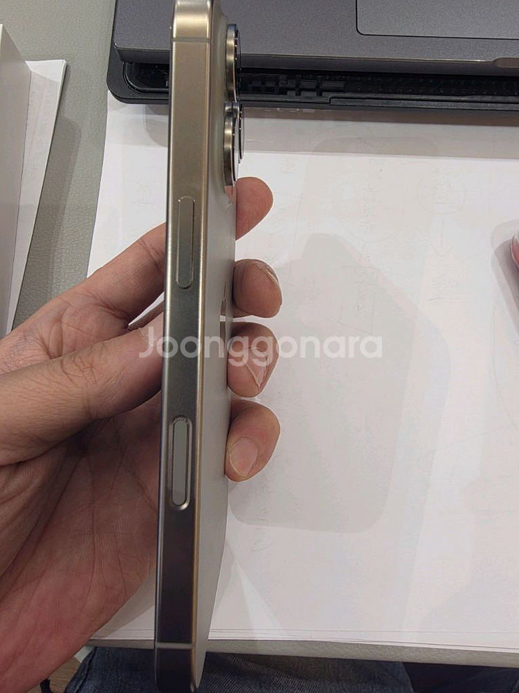 아이폰16프로 256GB 네추럴 모델이에요--3