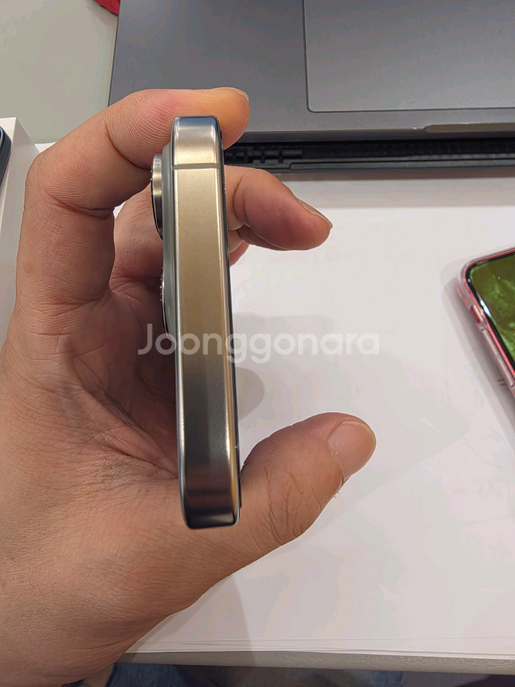 아이폰16프로 256GB 네추럴 모델이에요--6