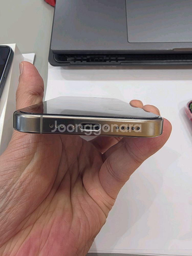 아이폰16프로 256GB 네추럴 모델이에요--5