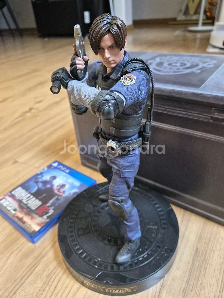 PS4 바이오하자드 RE2 컬렉터즈 한정판 팝니다--1