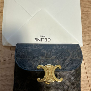 셀린느트리옹프반지갑