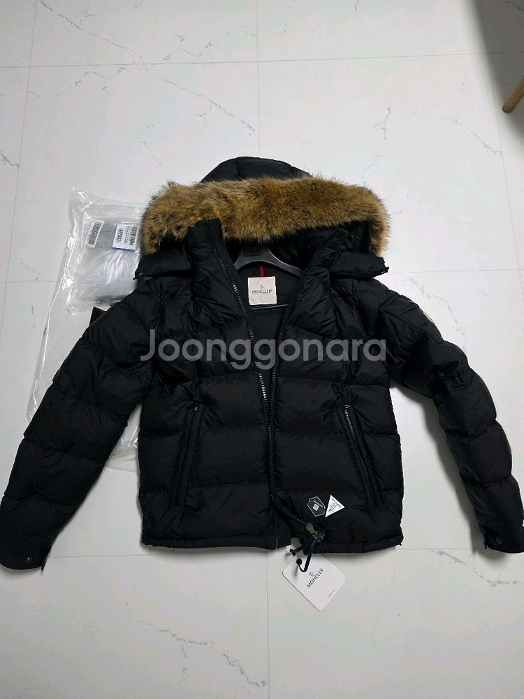 (새상품)몽클레어 마야프 3사이즈 25년 신상품 팝니다--1