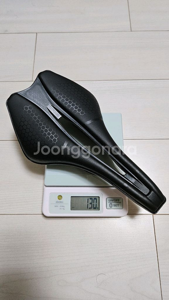 [새상품] 풀카본 안장 초경량 로드자전거 픽시 mtb--0