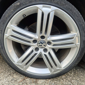 폭스바겐 시로코 정품 탈레가 19인치휠 팔아요