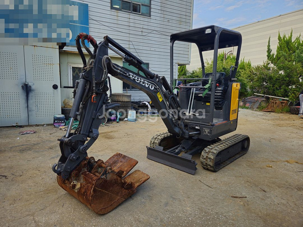 볼보 미니굴삭기 ECR18E 코집 2021년 저가동--0