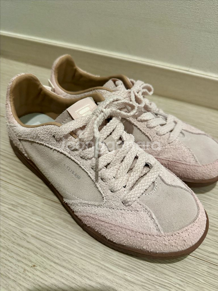 휠라 핑크스니커즈 240--1