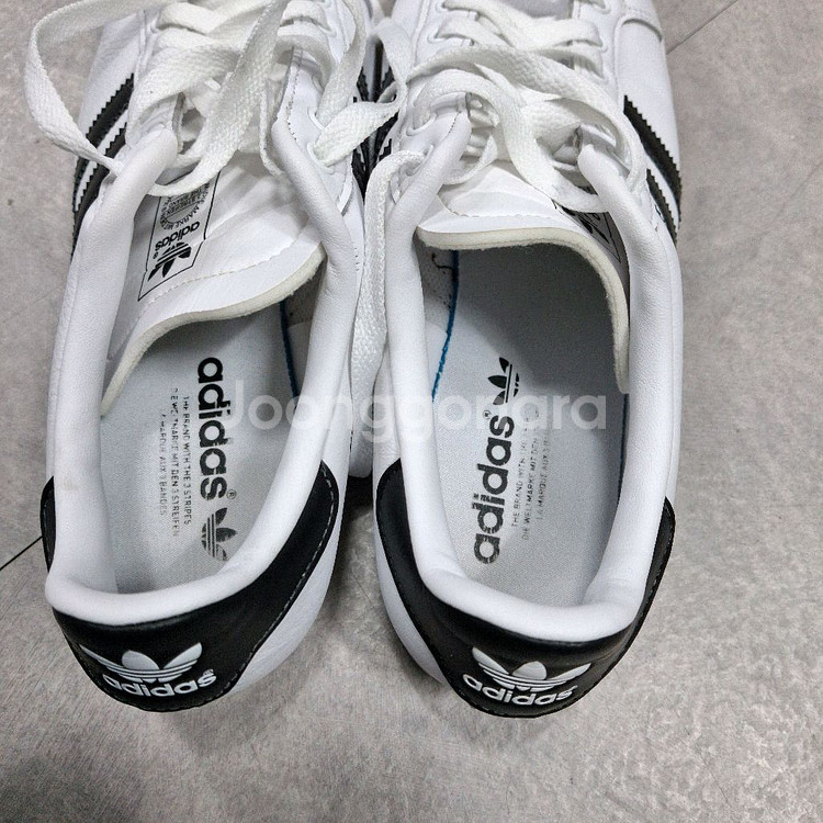 아디다스 EE8900 흰검 270--5