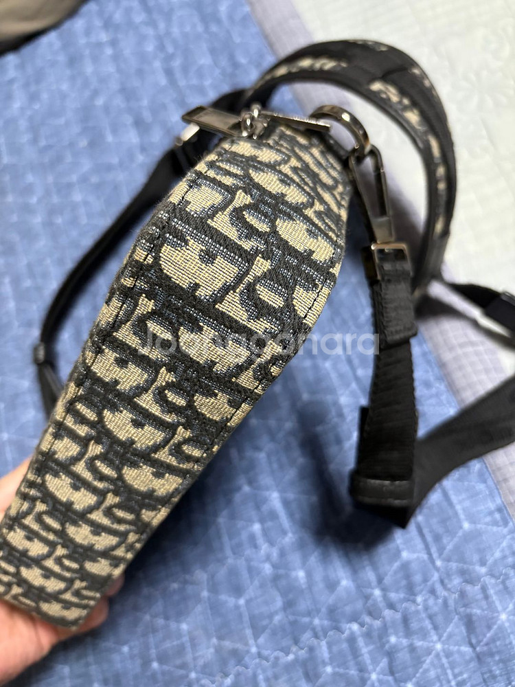 디올 사파리 메신저백--3