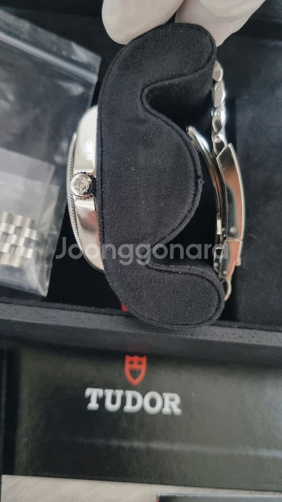 튜더 tudor 블랙베이 모노크롬 41mm 판매합니다.--3