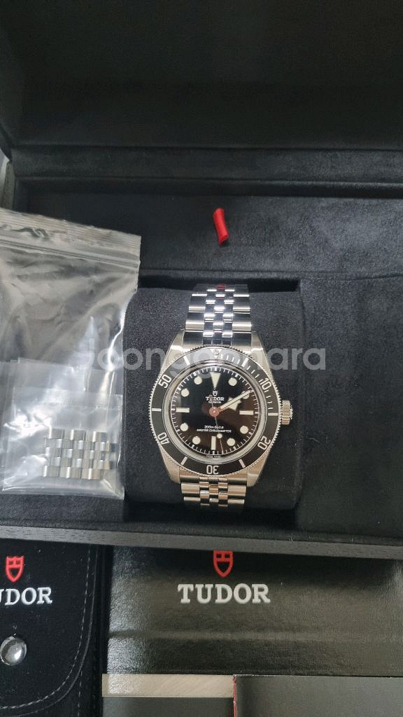 튜더 tudor 블랙베이 모노크롬 41mm 판매합니다.--1