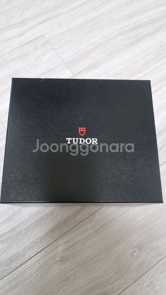 튜더 tudor 블랙베이 모노크롬 41mm 판매합니다.--7