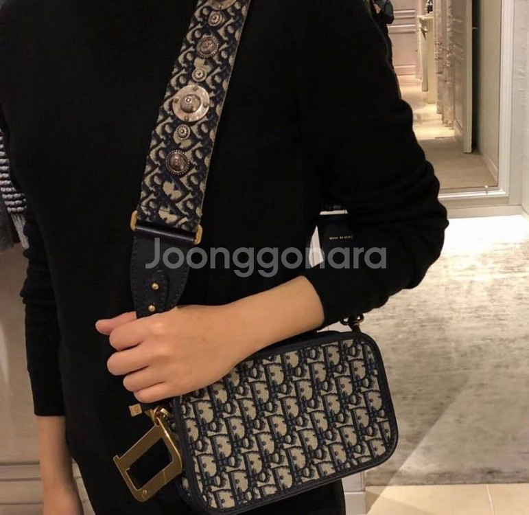 디올 퀘이크 오블리크 클러치+스트랩--0