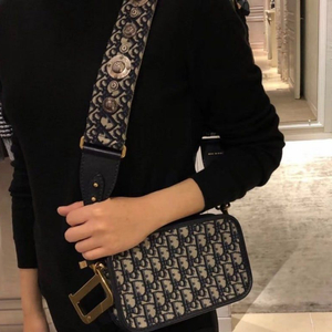 디올 퀘이크 오블리크 클러치+스트랩