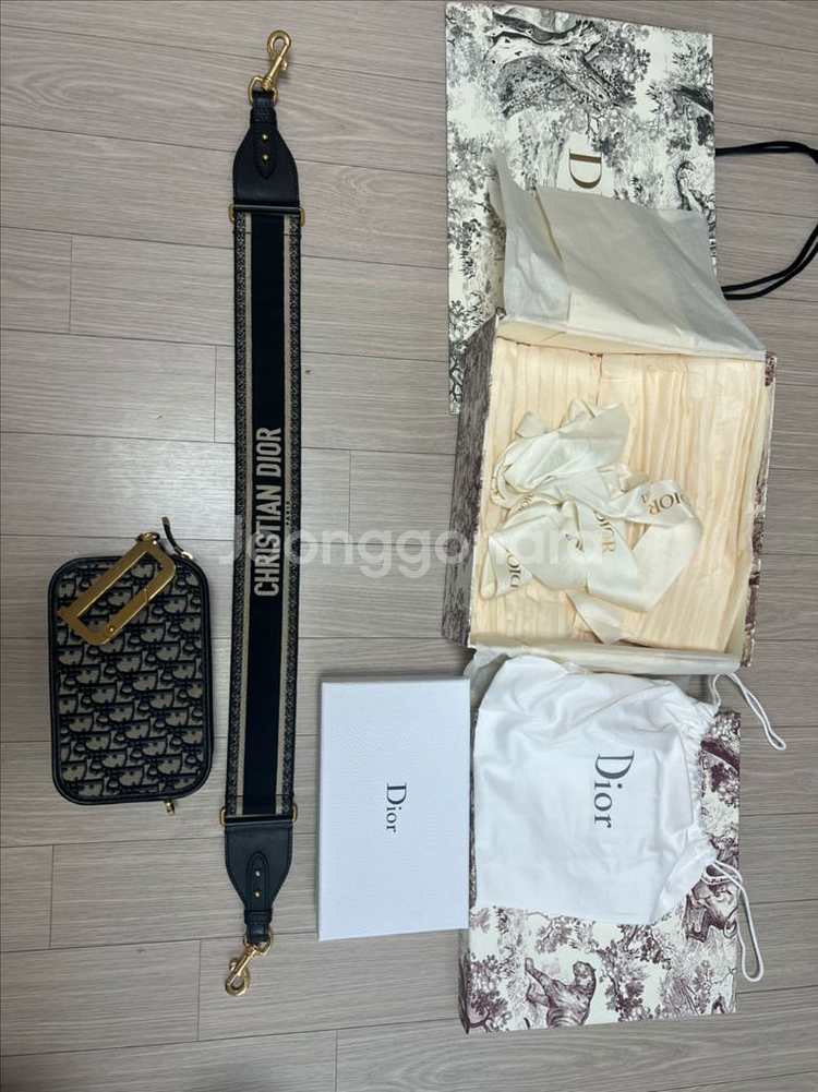 디올 퀘이크 오블리크 클러치+스트랩--2