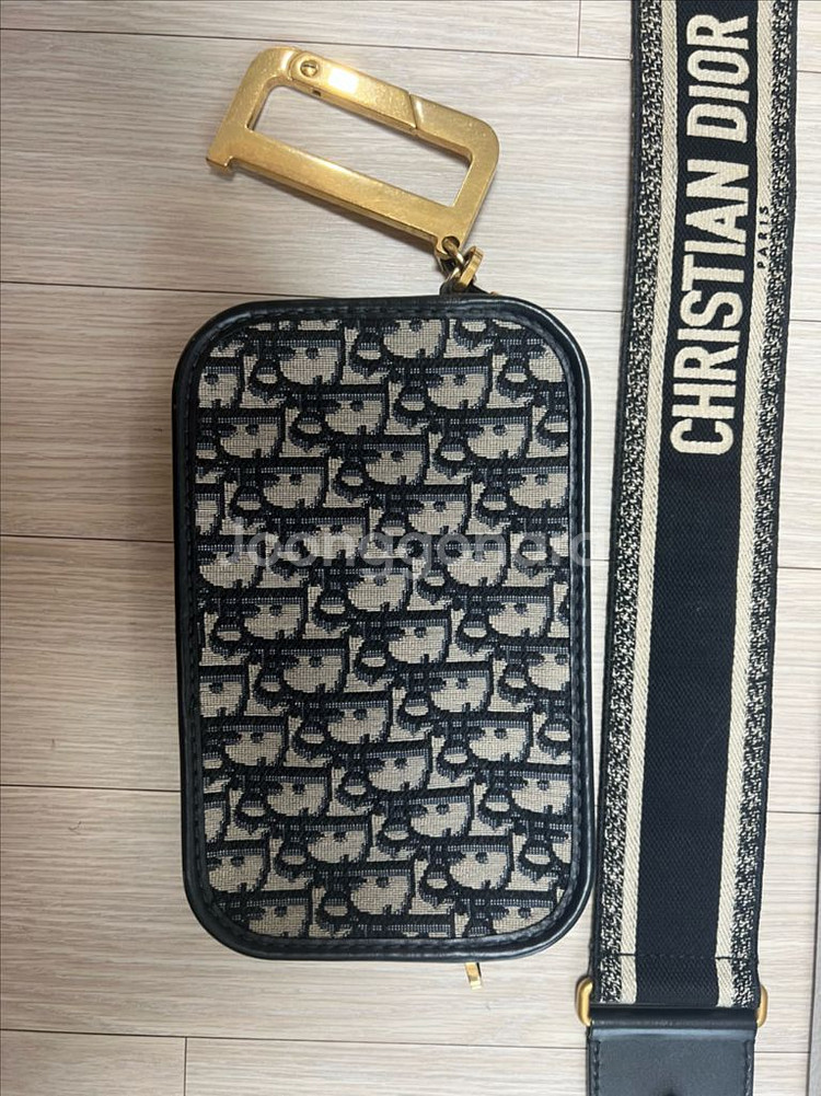 디올 퀘이크 오블리크 클러치+스트랩--3