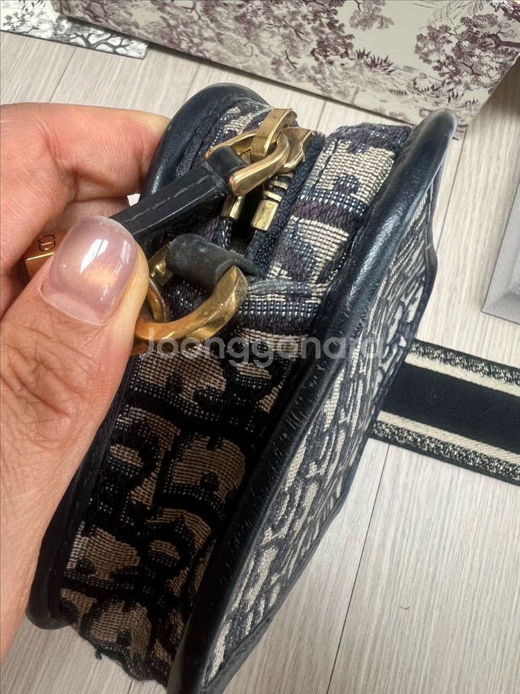 디올 퀘이크 오블리크 클러치+스트랩--6