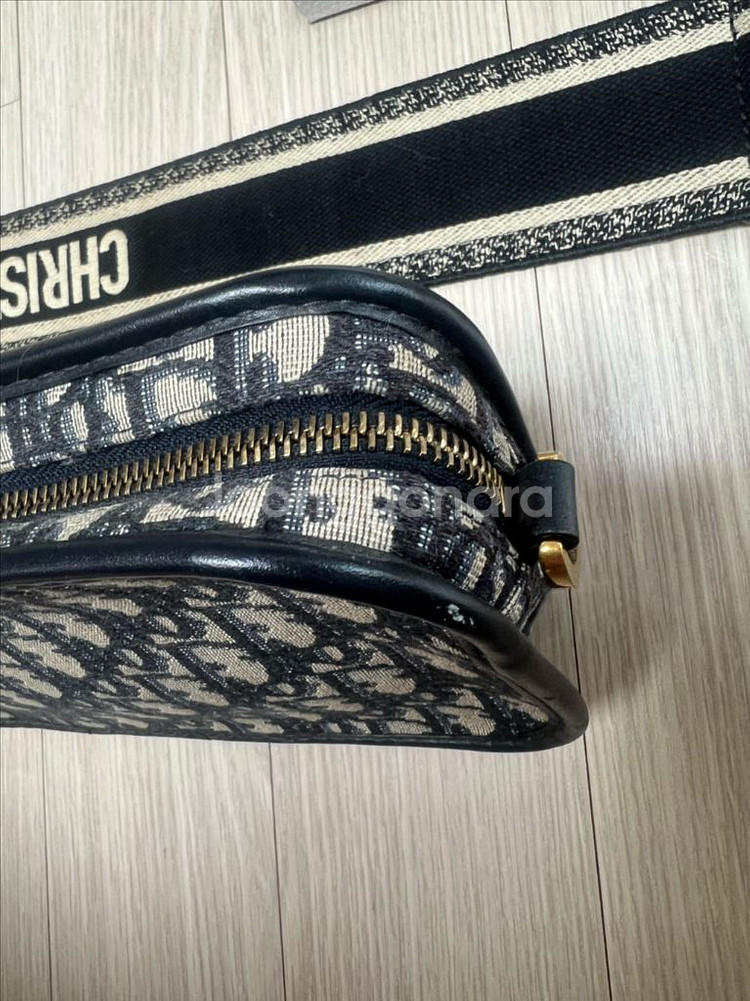 디올 퀘이크 오블리크 클러치+스트랩--5