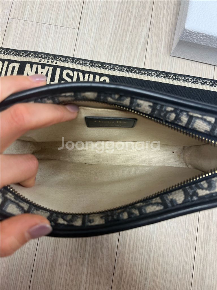 디올 퀘이크 오블리크 클러치+스트랩--7
