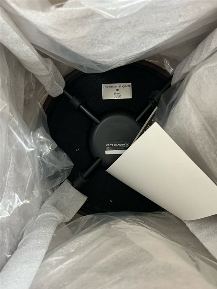 후지와라 히로시 프리츠 한센 도트 스툴 아르네 야콥센 이미지