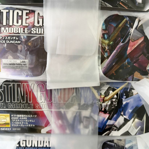 반다이 MG 데스티니 , 저스티스 , 에일 스트라이크