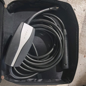 테슬라 모바일 커넥터 판매합니다.