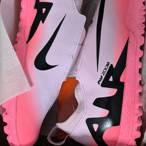 나이키 주니어 축구화 새상품 230